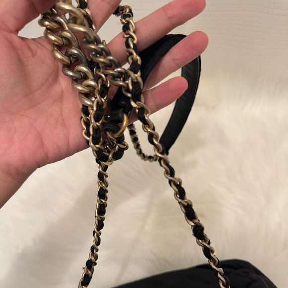 CHANEL Velvet Quilted Small Camellia Flap Black - Picture 9 of 11